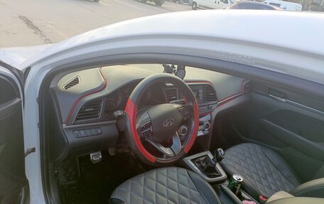 Hyundai Elantra VI рестайлинг, 2019 год, 1 100 000 рублей, 3 фотография