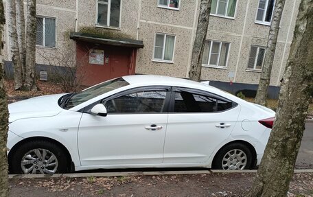 Hyundai Elantra VI рестайлинг, 2019 год, 1 100 000 рублей, 4 фотография