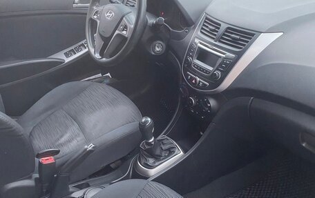 Hyundai Solaris II рестайлинг, 2014 год, 750 000 рублей, 5 фотография