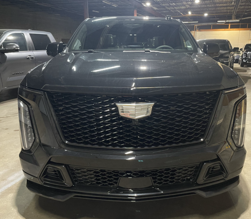 Cadillac Escalade V, 2025 год, 27 500 000 рублей, 2 фотография