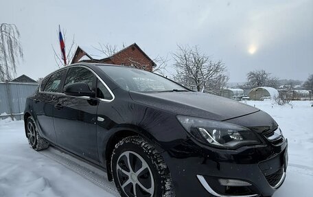 Opel Astra J, 2014 год, 900 000 рублей, 1 фотография