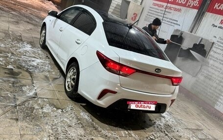 KIA Rio IV, 2018 год, 870 000 рублей, 4 фотография