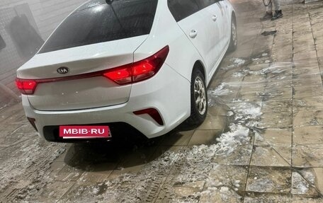 KIA Rio IV, 2018 год, 870 000 рублей, 2 фотография
