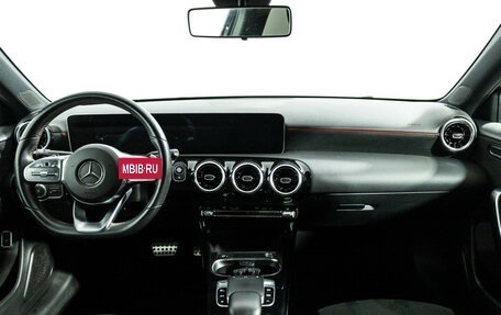Mercedes-Benz A-Класс, 2019 год, 2 699 000 рублей, 13 фотография