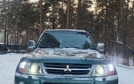 Mitsubishi Pajero III рестайлинг, 2004 год, 850 000 рублей, 2 фотография