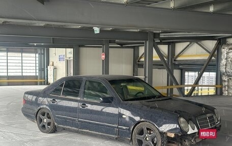 Mercedes-Benz E-Класс, 1998 год, 150 000 рублей, 2 фотография