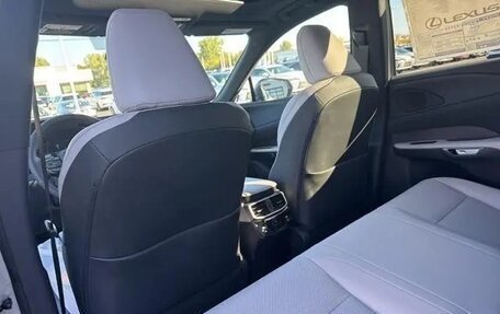 Lexus RX IV рестайлинг, 2025 год, 9 000 000 рублей, 27 фотография