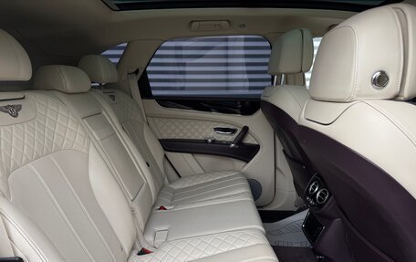 Bentley Bentayga I, 2016 год, 8 800 000 рублей, 8 фотография