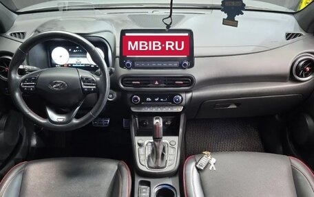 Hyundai Kona I, 2023 год, 1 620 000 рублей, 7 фотография