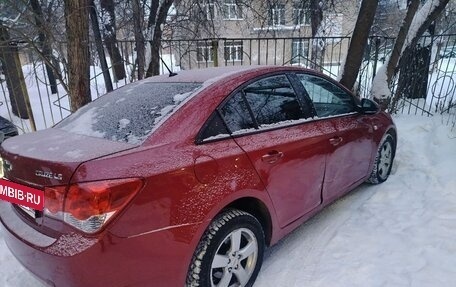 Chevrolet Cruze II, 2010 год, 600 000 рублей, 3 фотография