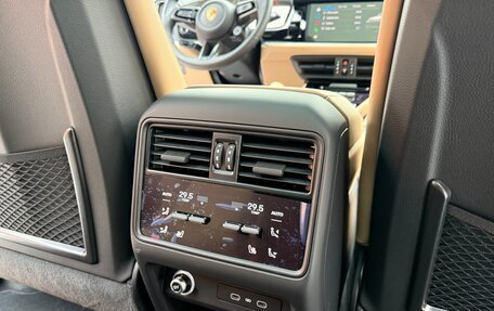 Porsche Cayenne III, 2025 год, 18 000 000 рублей, 11 фотография