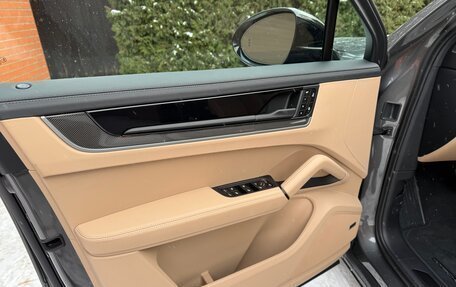 Porsche Cayenne III, 2025 год, 18 000 000 рублей, 16 фотография