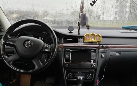 Skoda Superb III рестайлинг, 2014 год, 1 050 000 рублей, 7 фотография