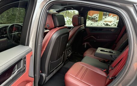 Porsche Cayenne III, 2025 год, 18 000 000 рублей, 16 фотография