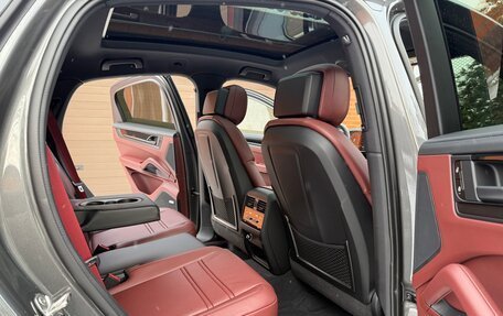 Porsche Cayenne III, 2025 год, 18 000 000 рублей, 22 фотография