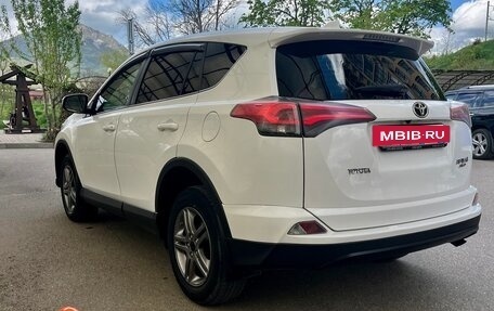 Toyota RAV4, 2015 год, 2 300 000 рублей, 6 фотография