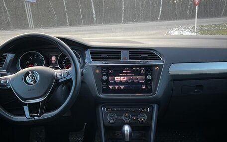 Volkswagen Tiguan II, 2019 год, 2 490 000 рублей, 4 фотография