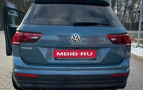 Volkswagen Tiguan II, 2019 год, 2 490 000 рублей, 2 фотография