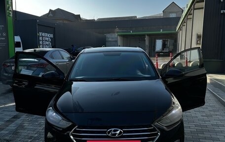 Hyundai Solaris II рестайлинг, 2019 год, 950 000 рублей, 3 фотография