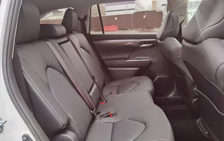 Toyota Highlander, 2025 год, 5 550 000 рублей, 29 фотография