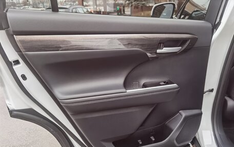 Toyota Highlander, 2025 год, 5 550 000 рублей, 26 фотография