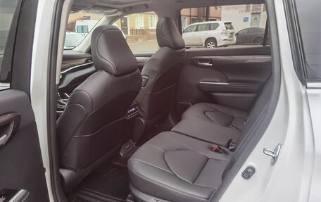 Toyota Highlander, 2025 год, 5 550 000 рублей, 23 фотография