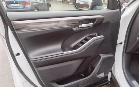 Toyota Highlander, 2025 год, 5 550 000 рублей, 21 фотография