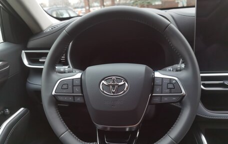 Toyota Highlander, 2025 год, 5 550 000 рублей, 39 фотография