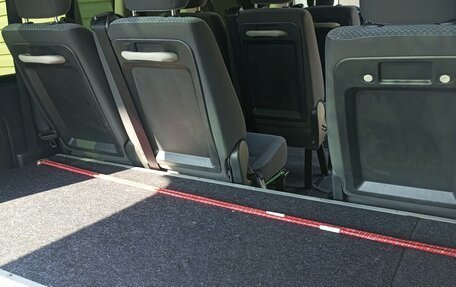 Toyota HiAce H200, 2012 год, 2 600 000 рублей, 5 фотография