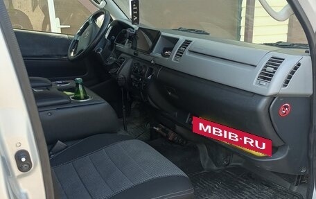 Toyota HiAce H200, 2012 год, 2 600 000 рублей, 4 фотография