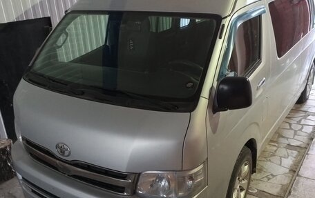 Toyota HiAce H200, 2012 год, 2 600 000 рублей, 1 фотография