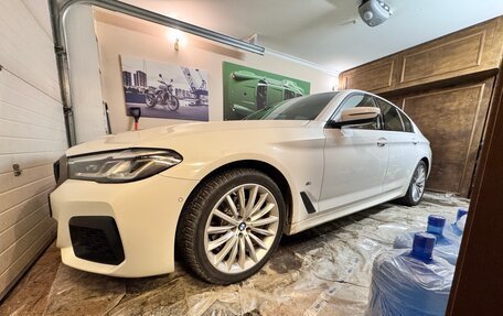 BMW 5 серия, 2020 год, 5 750 000 рублей, 2 фотография