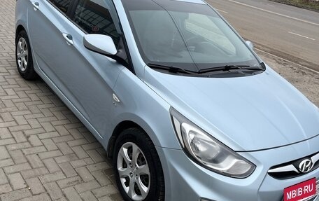 Hyundai Solaris II рестайлинг, 2011 год, 775 000 рублей, 2 фотография