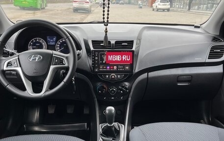 Hyundai Solaris II рестайлинг, 2011 год, 775 000 рублей, 21 фотография