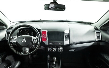 Mitsubishi Outlander III рестайлинг 3, 2011 год, 998 898 рублей, 13 фотография