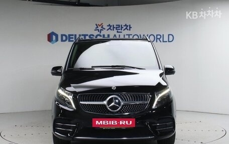 Mercedes-Benz V-Класс, 2023 год, 10 100 000 рублей, 3 фотография