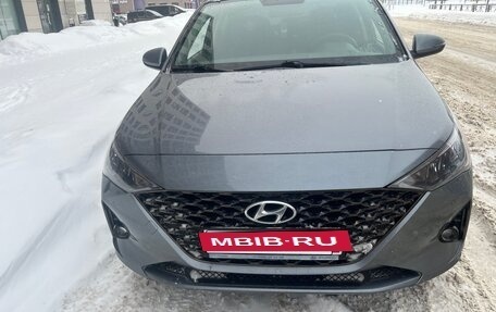 Hyundai Solaris II рестайлинг, 2021 год, 1 899 999 рублей, 2 фотография