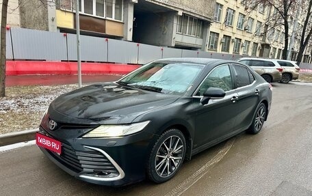 Toyota Camry, 2021 год, 2 700 000 рублей, 1 фотография