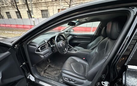 Toyota Camry, 2021 год, 2 700 000 рублей, 5 фотография