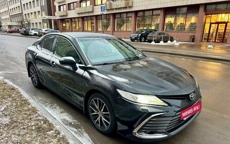 Toyota Camry, 2021 год, 2 700 000 рублей, 2 фотография