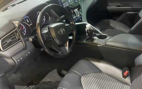 Toyota Camry, 2021 год, 2 800 000 рублей, 14 фотография