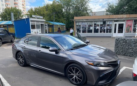 Toyota Camry, 2021 год, 2 800 000 рублей, 9 фотография