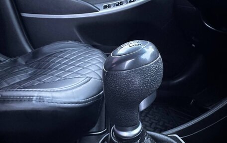 Hyundai Solaris II рестайлинг, 2013 год, 750 000 рублей, 40 фотография