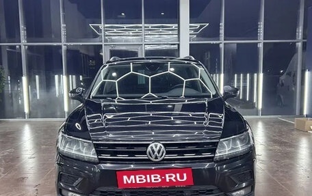 Volkswagen Tiguan II, 2020 год, 2 750 000 рублей, 2 фотография