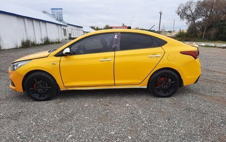 Hyundai Solaris II рестайлинг, 2018 год, 950 000 рублей, 1 фотография