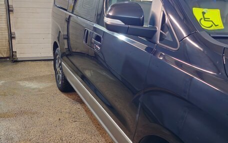 Hyundai Grand Starex Grand Starex I рестайлинг 2, 2019 год, 4 700 000 рублей, 14 фотография