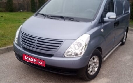Hyundai H-1 II рестайлинг, 2008 год, 1 200 000 рублей, 14 фотография