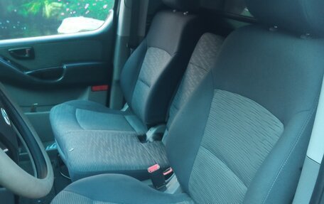 Hyundai H-1 II рестайлинг, 2008 год, 1 200 000 рублей, 29 фотография