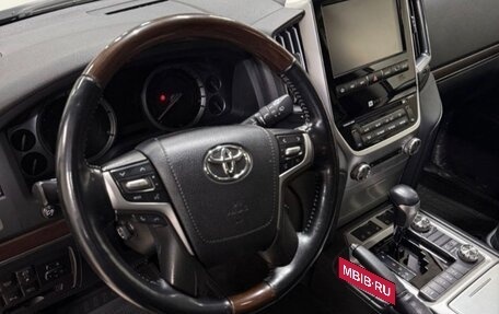 Toyota Land Cruiser 200, 2019 год, 9 200 000 рублей, 6 фотография