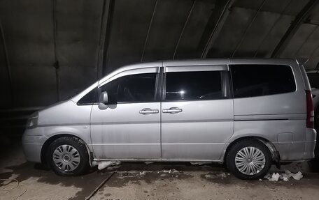 Nissan Serena II, 2002 год, 750 000 рублей, 1 фотография